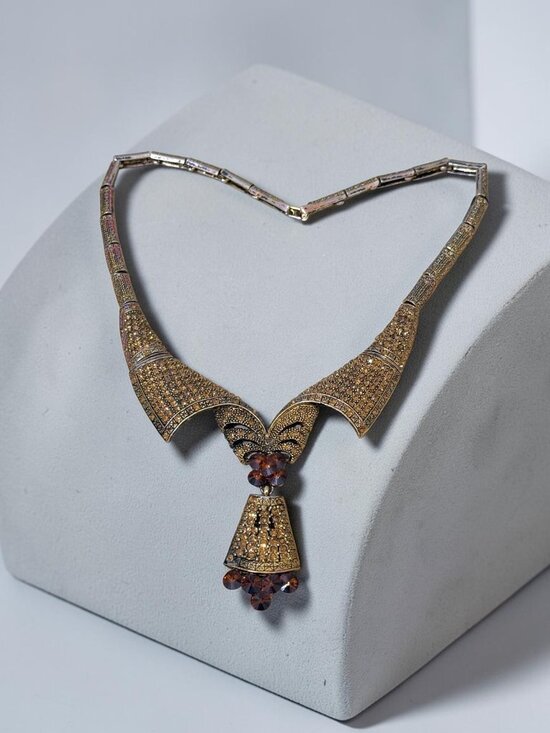 Vintage 1970 Vintage Gold-Tone Ornate Necklace With Amber Crystal Pendant & Intricate Details